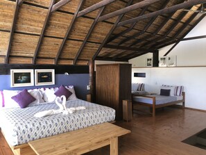 1 bedroom, desk, WiFi, bed sheets