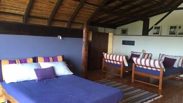 1 bedroom, desk, WiFi, bed sheets
