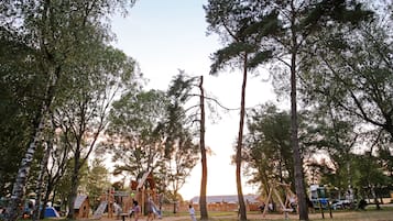 Children’s play area – outdoor