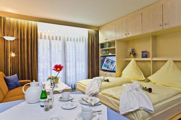 Einzimmerapartment (30 qm) mit Balkon-Wohnen/Schlafen
