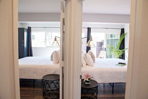 2 bedrooms, desk, iron/ironing board, WiFi