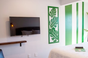 2 bedrooms, desk, iron/ironing board, WiFi - Kauai-Inspired California Beach Retreat, Unit 1 (Oceanside)
