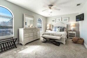 2 chambres, fer et planche à repasser, Wi-Fi gratuit, draps fournis