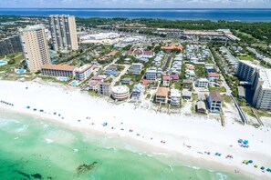 Beach nearby, sun loungers, beach towels