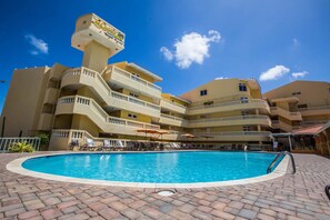 Piscine extérieure, piscine chauffée