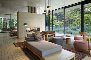 Lobby sitting area - Hoshino Resorts RISONARE Nasu (Nasu)
