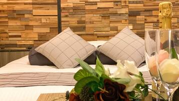 Queen Room, Run of House | Down comforters, soundproofing, free WiFi, bed sheets