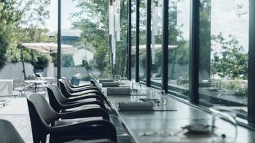 Daily cooked-to-order breakfast (JPY 6050 per person)