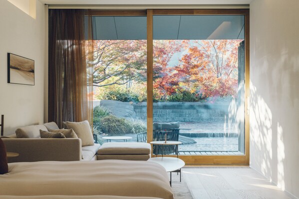 埃及棉床單、高級寢具、羽絨被、免費迷你吧物品