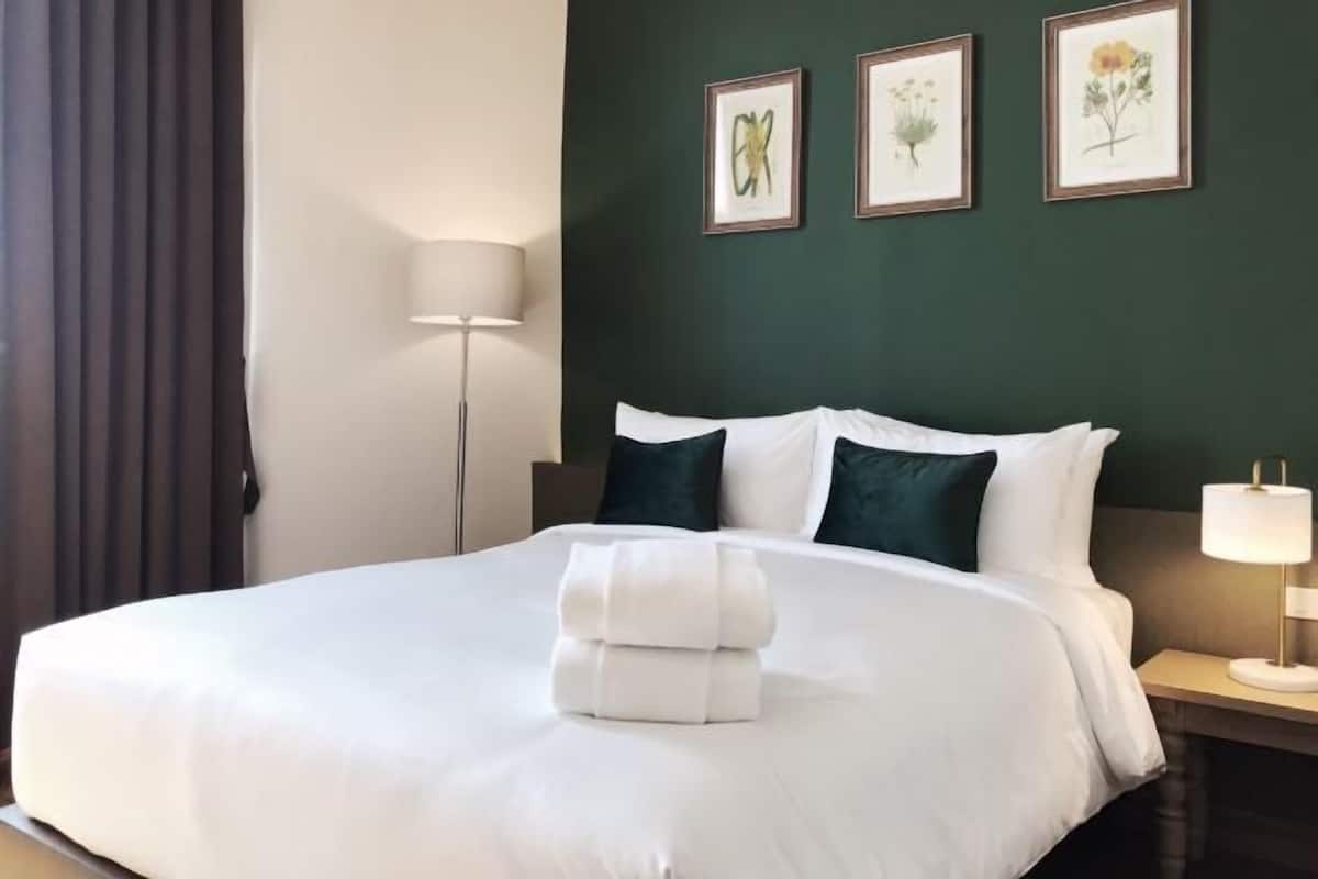 2 camere, biancheria da letto di alta qualità, copriletto in piuma