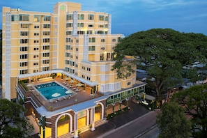 Front of property - The Raintree Hotel Chiangmai (Chiang Mai)