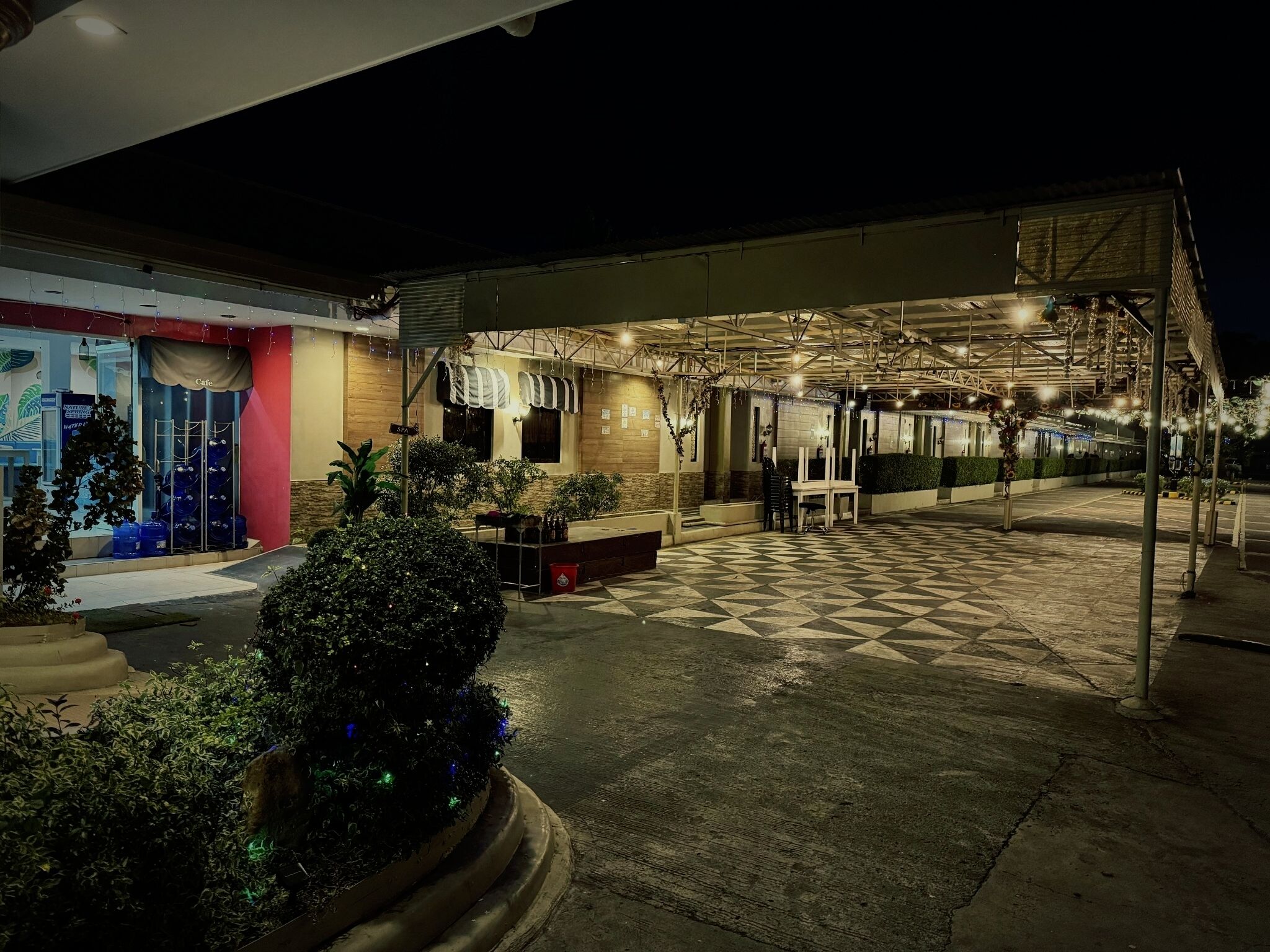 Foto - S and M Hotel Inc.