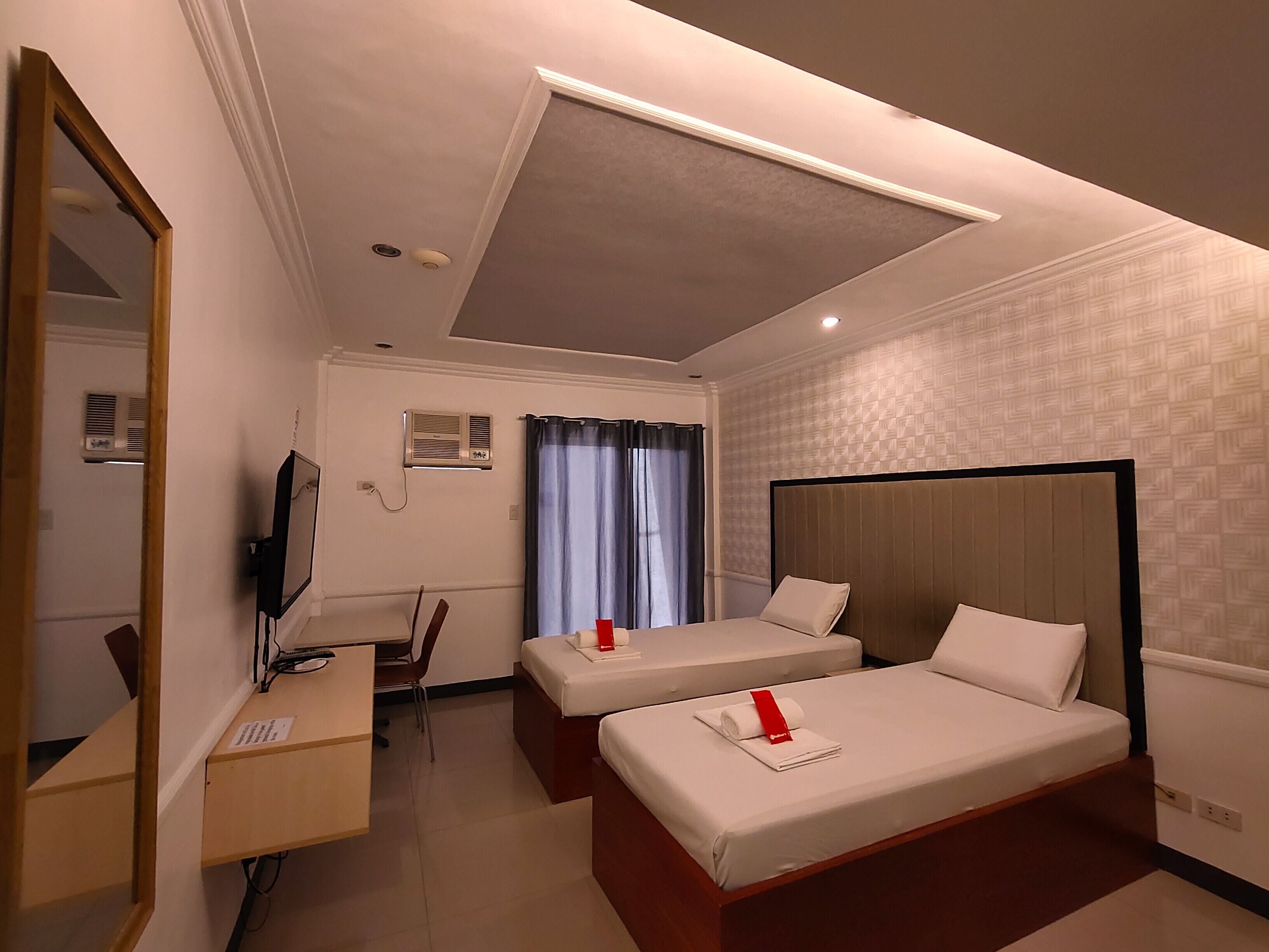 Foto - S and M Hotel Inc.