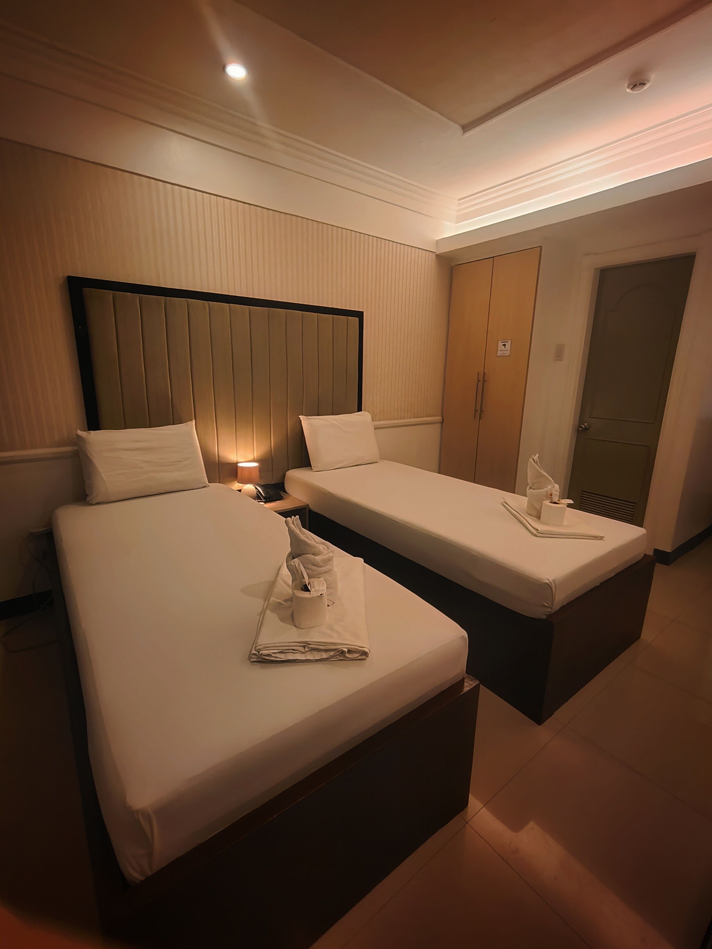 Foto - S and M Hotel Inc.