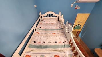 ห้องแฟมิลี่สำหรับสี่ท่าน | โต๊ะทำงาน, ผ้าม่านกันแสง, Wi-Fi ฟรี