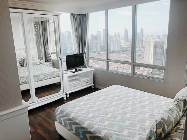 2 bedrooms, iron/ironing board, bed sheets
