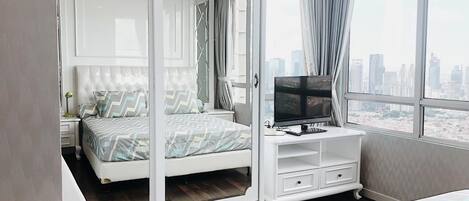 2 bedrooms, iron/ironing board, bed sheets