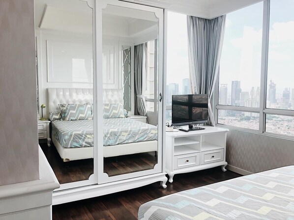 2 bedrooms, iron/ironing board, bed sheets - NEW Clean & Luxurious 2BD Apt in Business District +Kuningan City Mall Access (Jakarta Selatan)