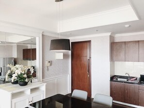Dining - NEW Clean & Luxurious 2BD Apt in Business District +Kuningan City Mall Access (Jakarta Selatan)
