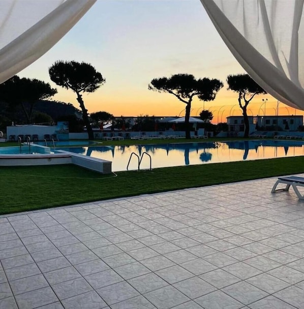 Seasonal outdoor pool