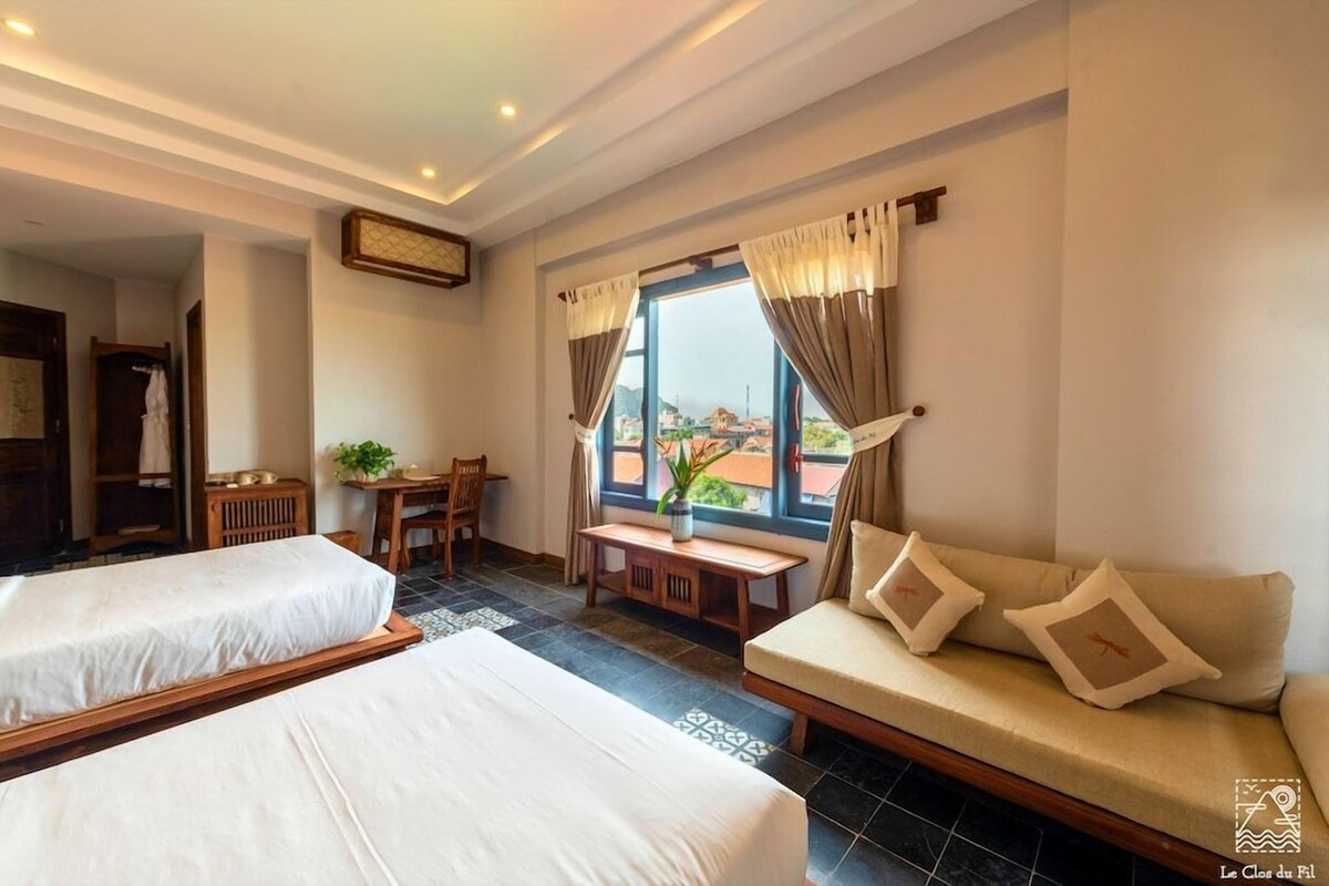 Minibar, in-room safe, desk, blackout curtains