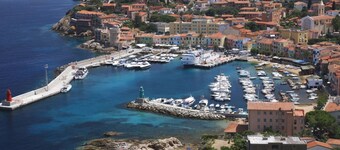 Apartment in Giglio Castello with 2 bedrooms sleeps 5