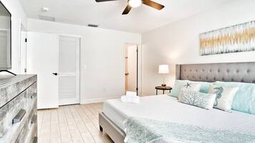 4 chambres, bureau, fer et planche Ă repasser, lit parapluie