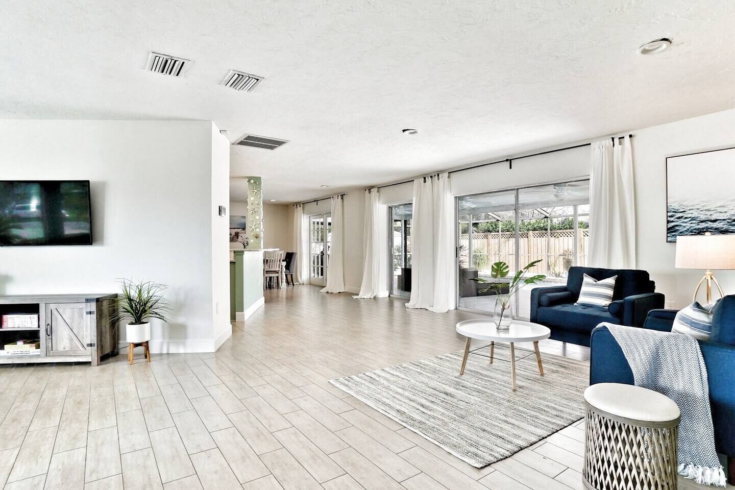 Smart TV, table football