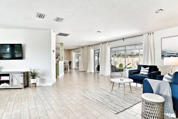 Smart TV, table football