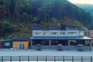 Front of property - Eunhanul Pension (Gapyeong)