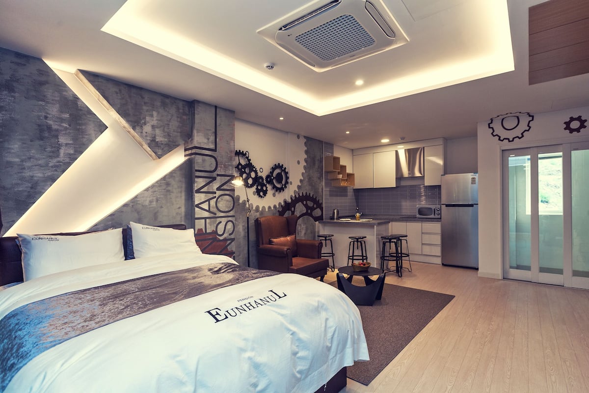 102 - Extra KRW 50,000 charged on spot for use of hot water in pool & KRW 20,000(2pax) for BBQ Grill | 1 habitación y wifi gratis