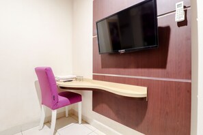 Habitación doble superior, 1 cama de matrimonio | Televisión