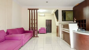 Unclassified image, 4 of 35, button - Bi.es Homestay (Yogyakarta)