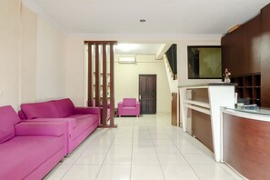 Lobby - Bi.es Homestay (Yogyakarta)