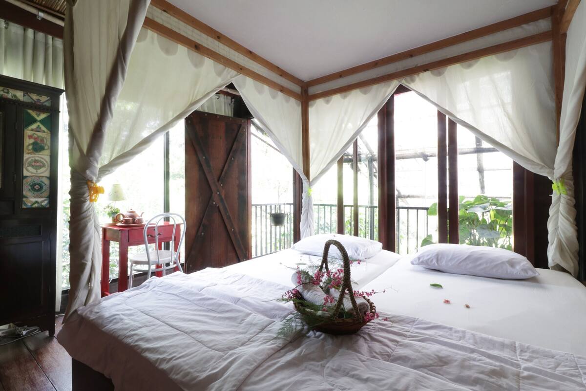 ห้องดีลักซ์, ระเบียง | โต๊ะทำงาน, Wi-Fi ฟรี, ผ้าปูที่นอน