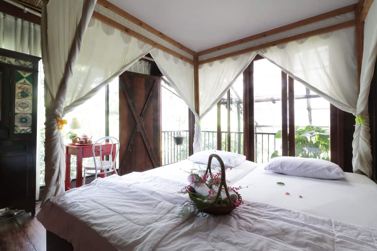 Deluxe-Zimmer, Balkon | 1 Schlafzimmer, Schreibtisch, kostenloses WLAN, Bettwäsche