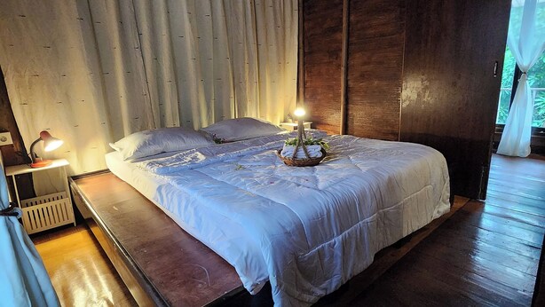 Adenium Villa | Desk, WiFi (free), bed sheets - NILA HOUSE, Sharia Family Home Stay (Jakarta)