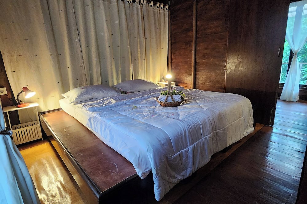 NILA HOUSE, Sharia Family Home Stay