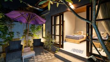 Basic Twin Room, 2 Twin Beds | Minibar, desk, soundproofing, free WiFi