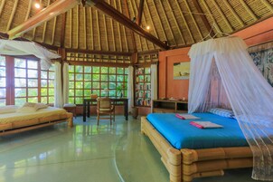 Triple Room | Free WiFi, bed sheets