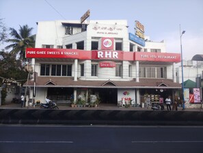 Exterior - Hotel Thaai by WYT Hotels (Coimbatore)