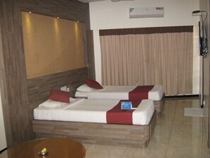 Blackout curtains, soundproofing, iron/ironing board, free WiFi - Hotel Thaai by WYT Hotels (Coimbatore)