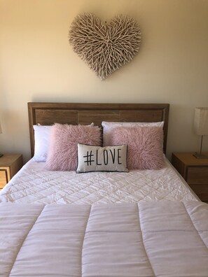 Panoramic House | Premium bedding, down comforters, pillowtop beds, individually decorated