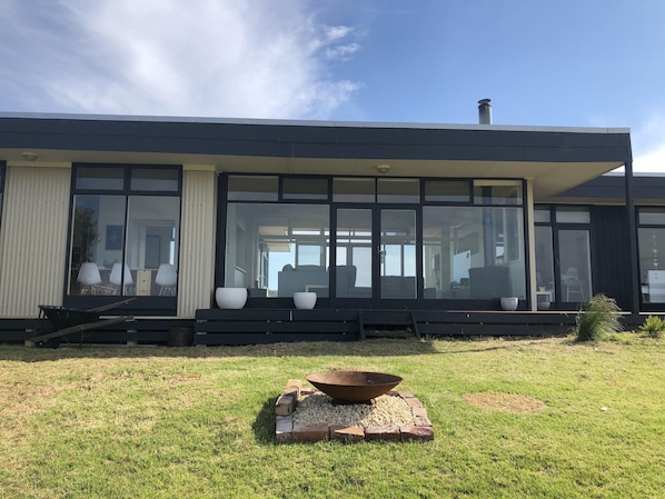 Exterior - Driftwood Villas (Sandy Point)