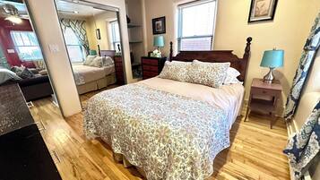 2 bedrooms, iron/ironing board, WiFi, bed sheets