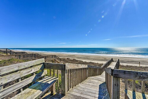 ‘1 Ocean Fun:' Emerald Isle Apt, Steps to Beaches!