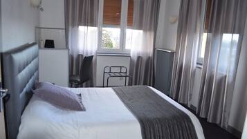 Double Room | Individually decorated, individually furnished, desk, blackout curtains