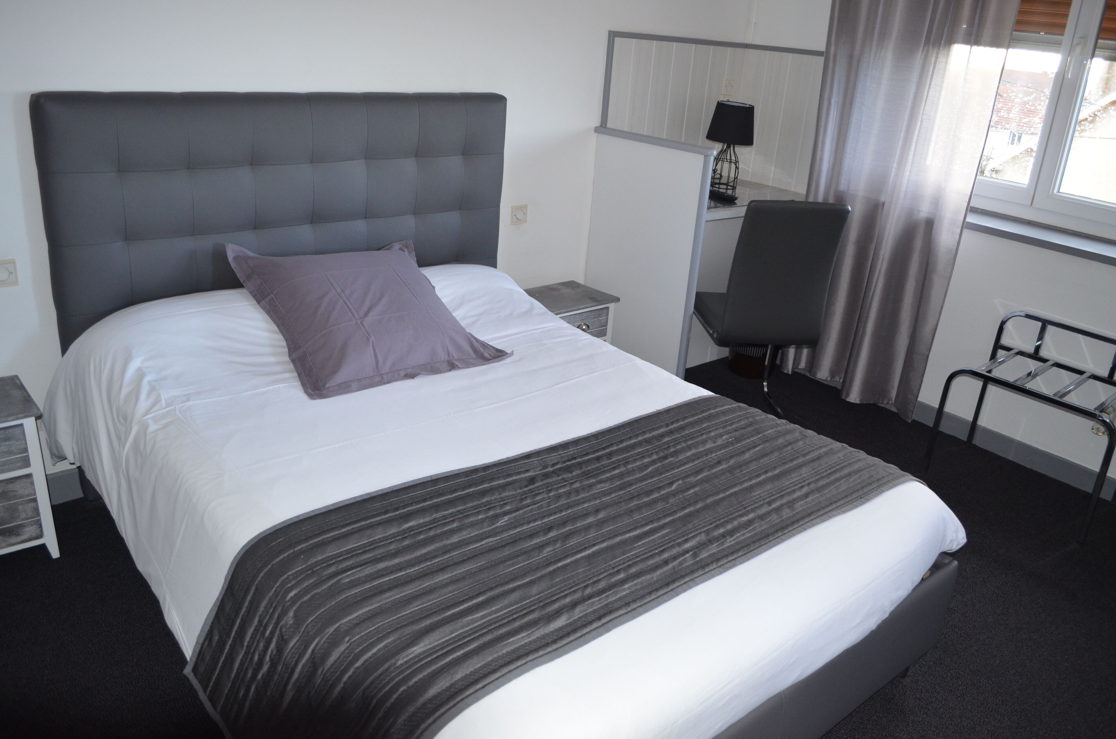 double room | individually decorated, individually furnished, desk, blackout curtains