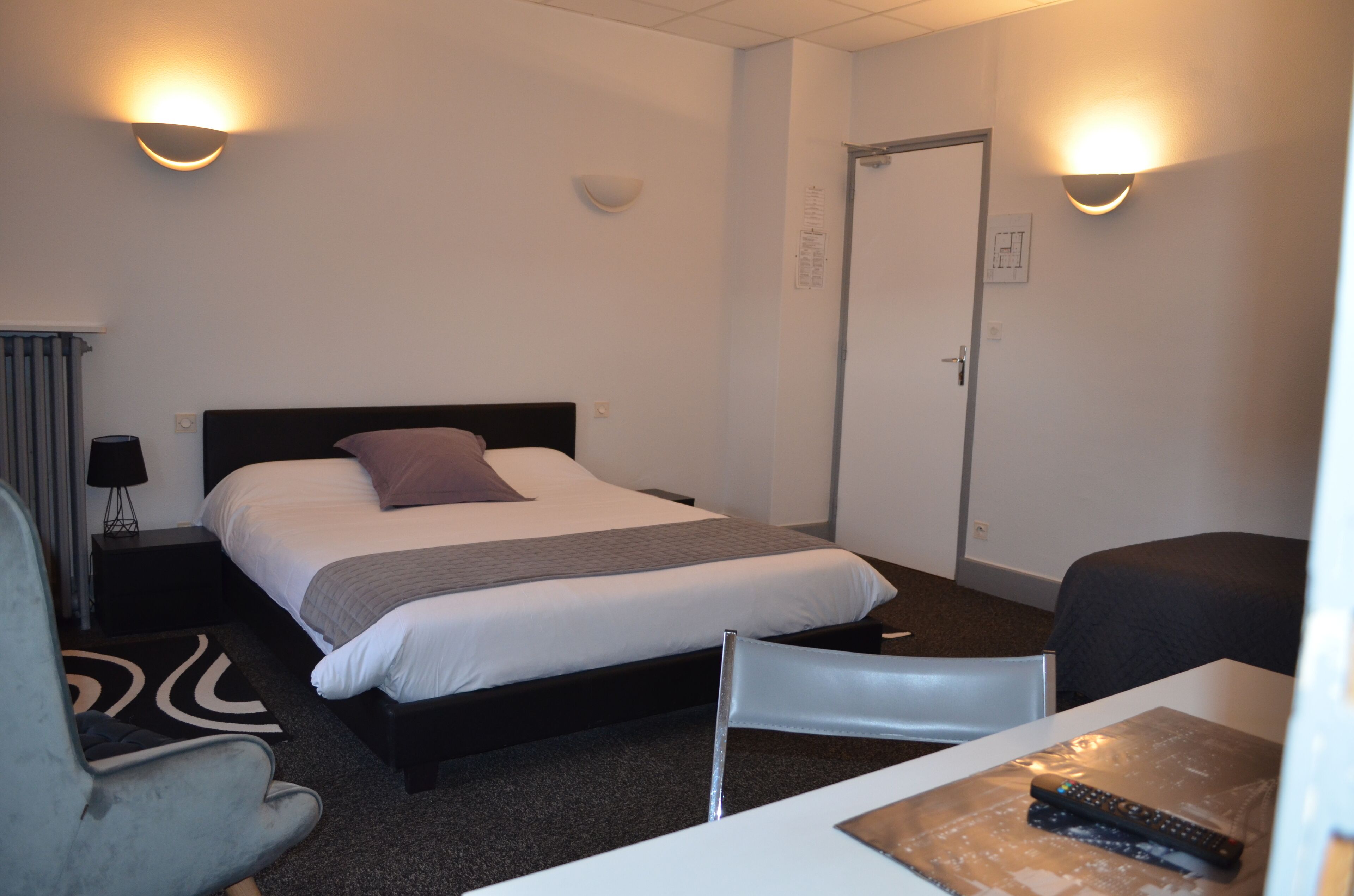 double room | individually decorated, individually furnished, desk, blackout curtains