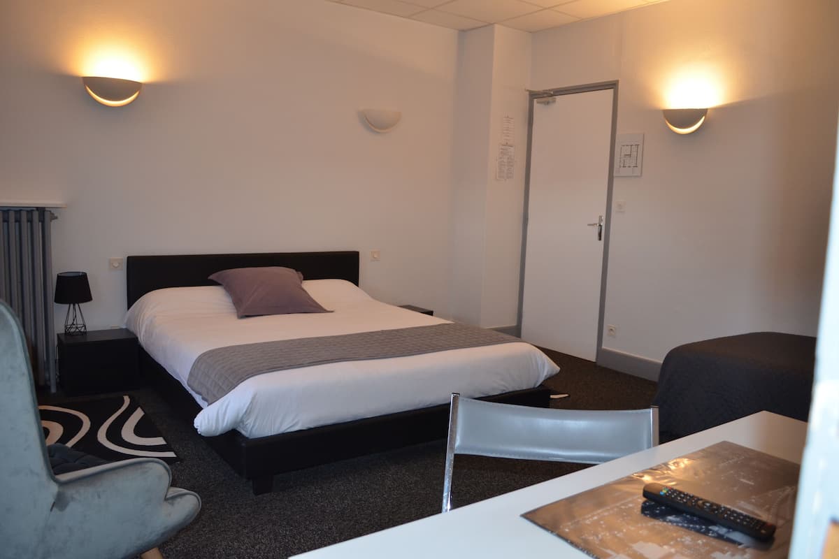 Decoración personalizada, muebles diferentes y escritorio